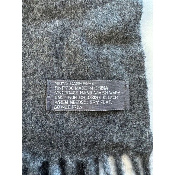 100% Cashmere Grey Fringed Scarf Unisex - Picture 2 of 5